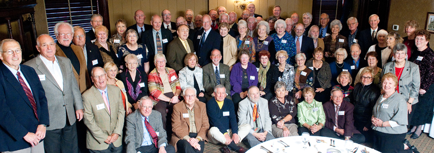 A group shot of the 1960 alumni.