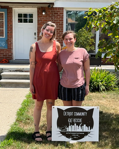 Marie Perreault, '16 (left), and Michelle Miele, '14